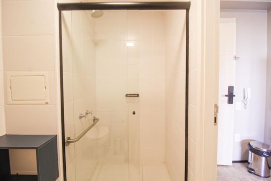 Banheiro de kitnet/studio à venda com 1 quarto, 25m² em Vila Clementino, São Paulo