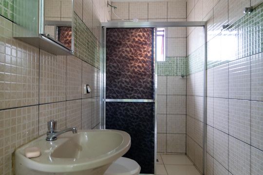 Banheiro de casa para alugar com 3 quartos, 120m² em Jardim Ipaussurama, Campinas