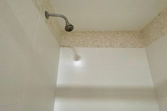 Banheiro social de apartamento para alugar com 2 quartos, 60m² em Cerqueira César, São Paulo