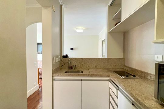 Cozinha de apartamento para alugar com 2 quartos, 60m² em Cerqueira César, São Paulo
