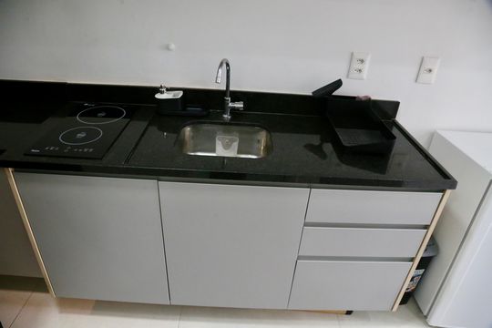 Cozinha de apartamento à venda com 1 quarto, 28m² em Brooklin, São Paulo