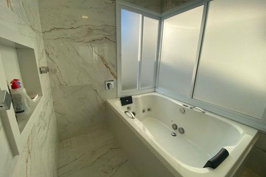 Casa à venda com 3 quartos, 215m² em Jardim Samambaia, Jundiaí