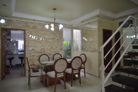 Sala de casa à venda com 3 quartos, 224m² em Parque das Nações, Santo André