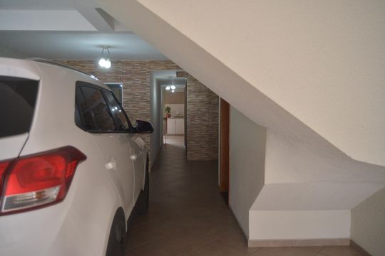 Garagem de casa à venda com 3 quartos, 224m² em Parque das Nações, Santo André