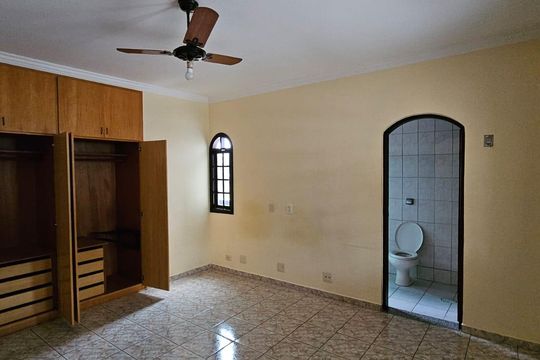 Quarto de casa para alugar com 3 quartos, 260m² em Centro, Diadema