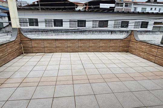 Área externa de casa para alugar com 3 quartos, 260m² em Centro, Diadema