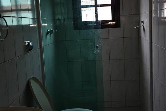 Banheiro de casa à venda com 3 quartos, 260m² em Centro, Diadema