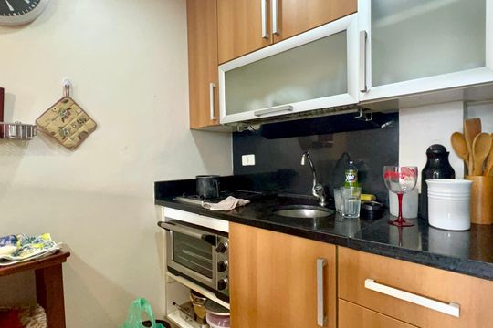 Cozinha de apartamento para alugar com 1 quarto, 45m² em Pinheiros, São Paulo