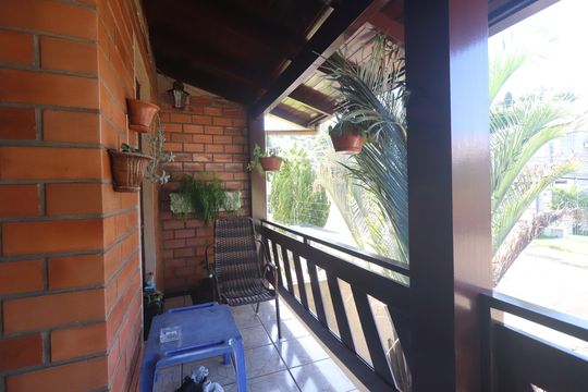 Sacada de casa à venda com 6 quartos, 257m² em Pátria Nova, Novo Hamburgo