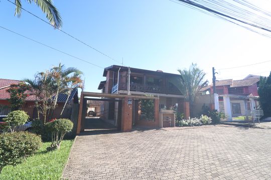 Fachada geral de casa à venda com 6 quartos, 257m² em Pátria Nova, Novo Hamburgo