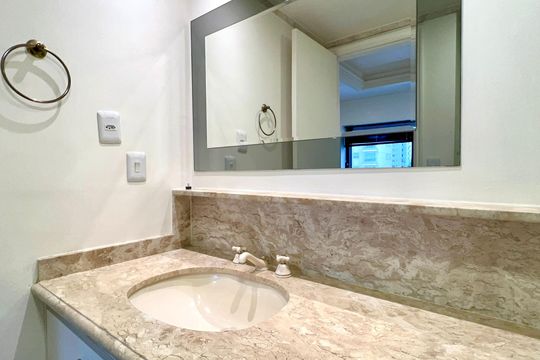 Banheiro de kitnet/studio para alugar com 1 quarto, 30m² em Jardim Paulista, São Paulo