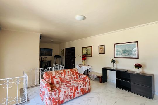Casa à venda com 4 quartos, 303m² em Nova Campinas, Campinas