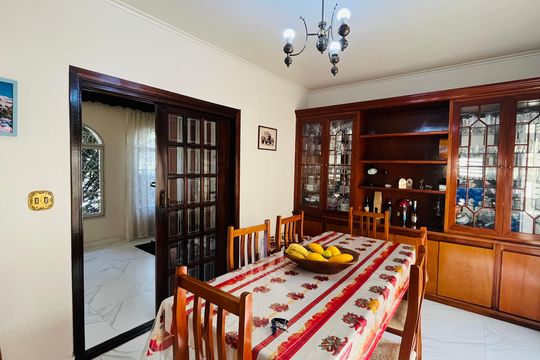 Casa à venda com 4 quartos, 303m² em Nova Campinas, Campinas