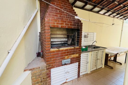 Casa à venda com 4 quartos, 303m² em Nova Campinas, Campinas
