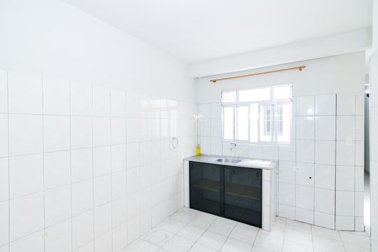 Cozinha de casa para alugar com 1 quarto, 60m² em Vila Rosália, Guarulhos