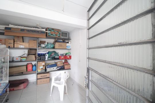 Fundos da casa de casa à venda com 2 quartos, 115m² em Vila Constancia, São Paulo