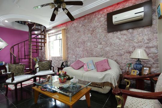 Sala de casa de condomínio à venda com 5 quartos, 323m² em Taquara, Rio de Janeiro