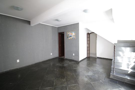 Sala de casa de condomínio à venda com 3 quartos, 92m² em Jacarepaguá, Rio de Janeiro
