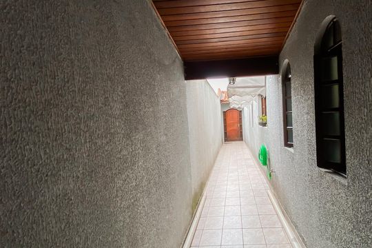 Corredor  de casa à venda com 3 quartos, 145m² em Vila Sao Francisco, São Paulo