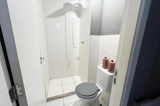 Banheiro de apartamento para alugar com 2 quartos, 41m² em Vila Diva, São Paulo