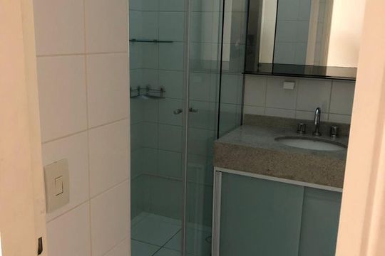 Banheiro de casa de condomínio para alugar com 3 quartos, 170m² em Jardim Leonor Mendes de Barros, São Paulo