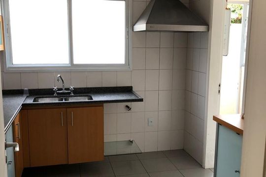 Cozinha de casa de condomínio para alugar com 3 quartos, 170m² em Jardim Leonor Mendes de Barros, São Paulo
