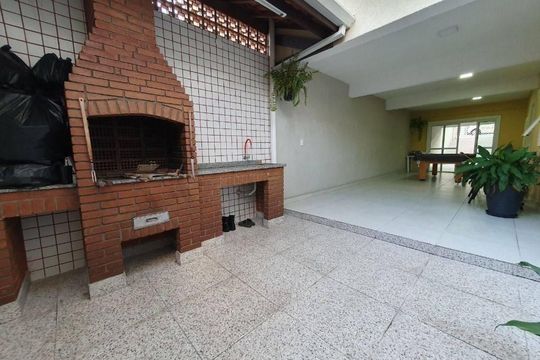Casa à venda com 3 quartos, 206m² em Vila Morse, São Paulo