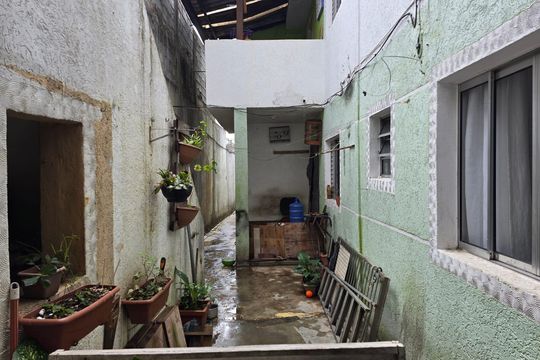 Quintal  de casa à venda com 5 quartos, 172m² em Vila Endres, Guarulhos