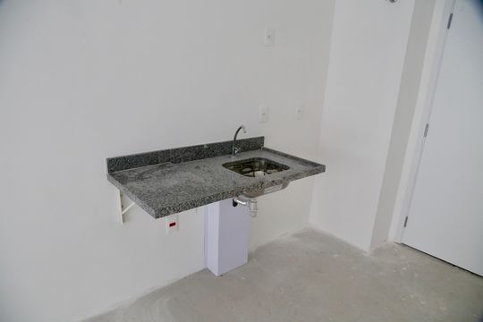 Cozinha de apartamento para alugar com 1 quarto, 31m² em Brooklin, São Paulo