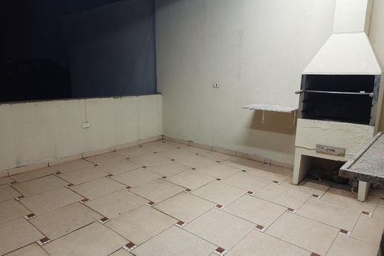 Área externa de casa à venda com 6 quartos, 220m² em Americanópolis, São Paulo