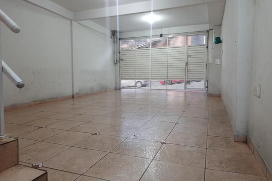 Área externa de casa à venda com 6 quartos, 220m² em Americanópolis, São Paulo