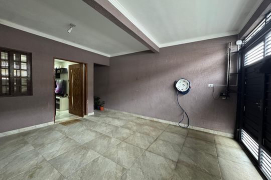 Garagem de casa à venda com 3 quartos, 129m² em Santo Antônio, Osasco