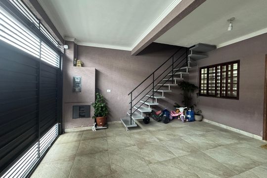 Garagem de casa à venda com 3 quartos, 129m² em Santo Antônio, Osasco