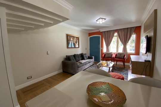 Sala de casa para alugar com 2 quartos, 116m² em Jardim Peri Peri, São Paulo