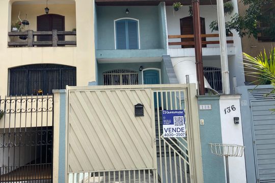 Fachada de casa para alugar com 2 quartos, 116m² em Jardim Peri Peri, São Paulo