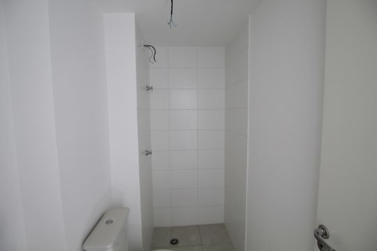 Banheiro de kitnet/studio à venda com 1 quarto, 24m² em Sé, São Paulo