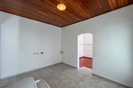 Sala de casa para alugar com 2 quartos, 200m² em Vila Brasilina, São Paulo