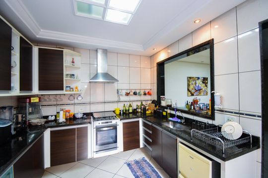 Cozinha de casa à venda com 3 quartos, 214m² em Jardim Rosa de Franca, Guarulhos