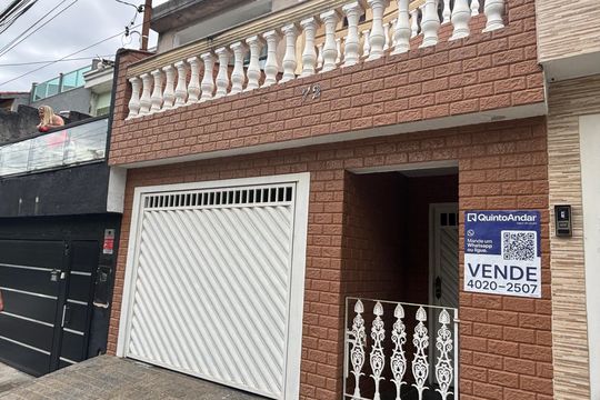 Fachada  de casa à venda com 3 quartos, 211m² em Jardim Las Vegas, São Bernardo do Campo