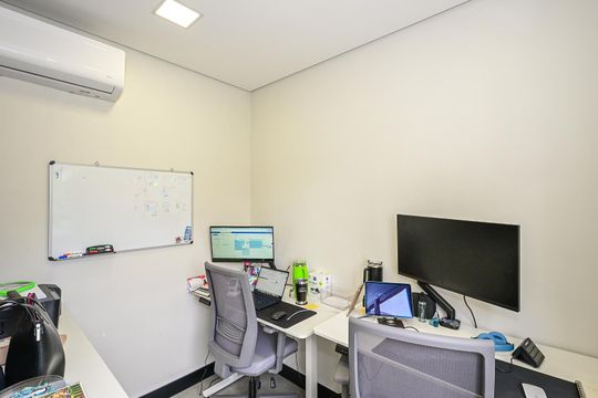 Escritório/Closet de apartamento para alugar com 1 quarto, 77m² em Vila Suzana, São Paulo