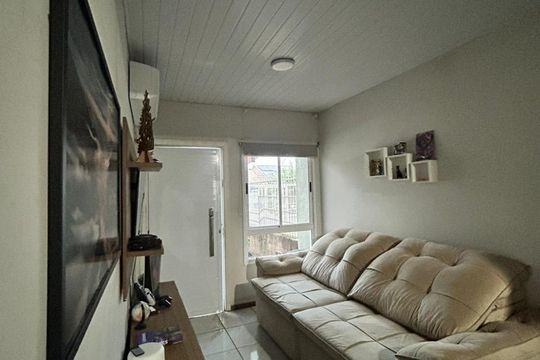 Casa à venda com 2 quartos, 45m² em Olaria, Canoas