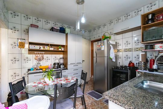 Casa à venda com 3 quartos, 105m² em Parque Arariba, São Paulo