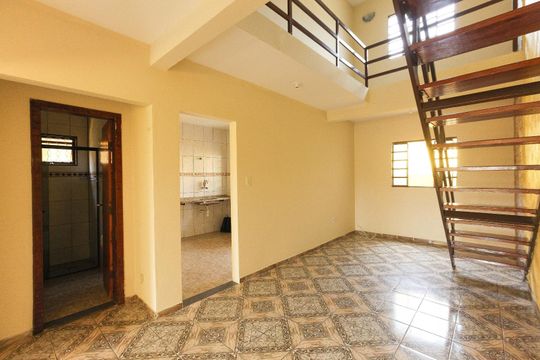 Sala de casa para alugar com 3 quartos, 360m² em Milionários, Belo Horizonte