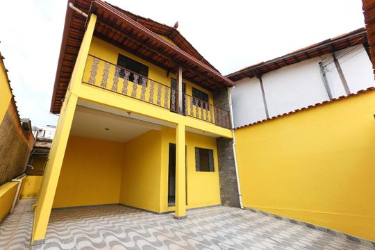 Fachada de casa à venda com 3 quartos, 360m² em Milionários, Belo Horizonte