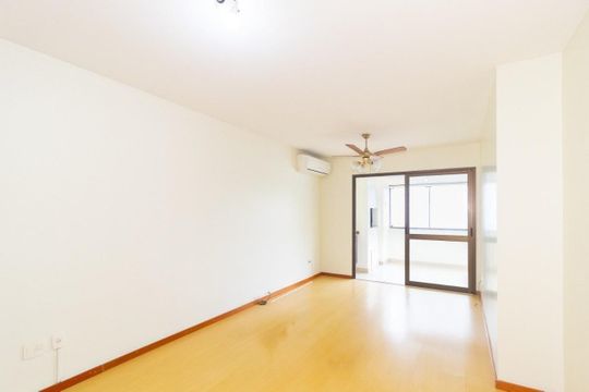 Sala de kitnet/studio à venda com 3 quartos, 99m² em Menino Deus, Porto Alegre