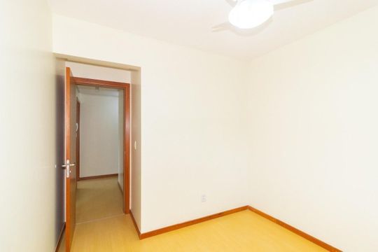 Quarto 1 de kitnet/studio à venda com 3 quartos, 99m² em Menino Deus, Porto Alegre