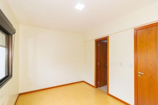 Quarto 2 de kitnet/studio à venda com 3 quartos, 99m² em Menino Deus, Porto Alegre