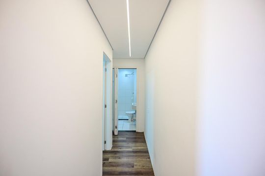 Corredor de apartamento à venda com 2 quartos, 43m² em Vila Andrade, São Paulo