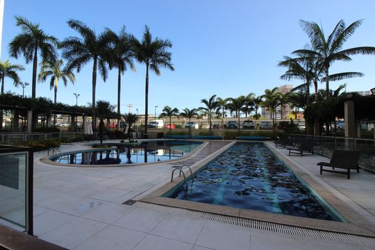 Área comum - Piscina de apartamento à venda com 2 quartos, 50m² em Qi 24, Brasília