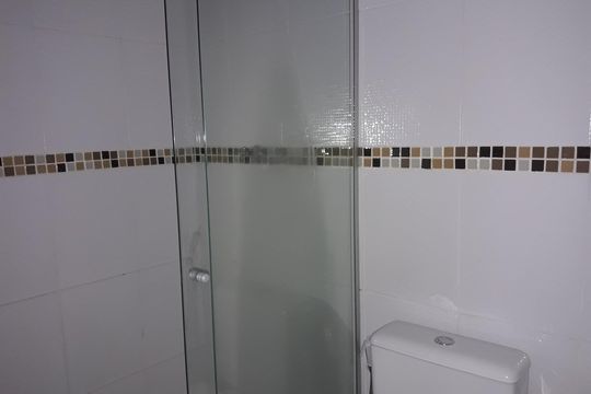 Banheiro de apartamento à venda com 2 quartos, 67m² em Jardim Garcia, Campinas